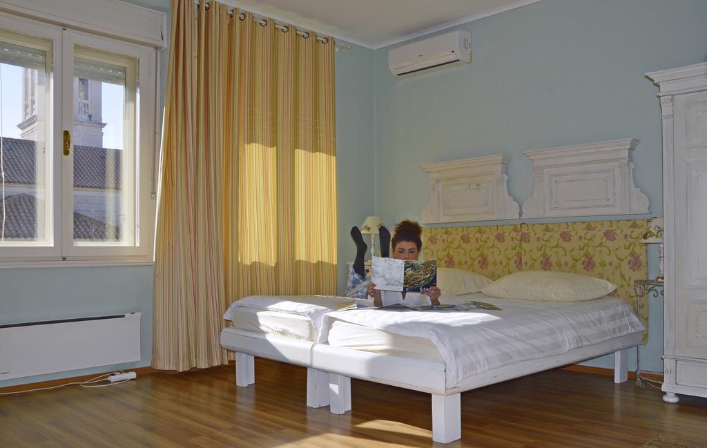 Shabby Chic Apartments Šibenik Kamer foto